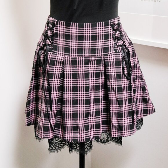 Pink & Black Plaid Pleated Skirt 🌸 HOT TOPIC - Picture 1 of 9